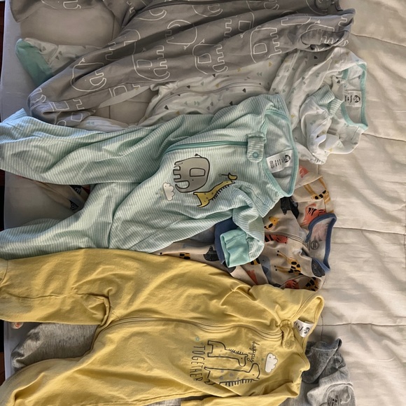 Baby boy sleepers 3-6 months - Picture 2 of 7